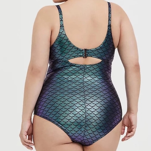 TORRID Green Iridescent Mermaid Everyday
Wire-Free One-Piece Swimsuit - Picture 2 of 11